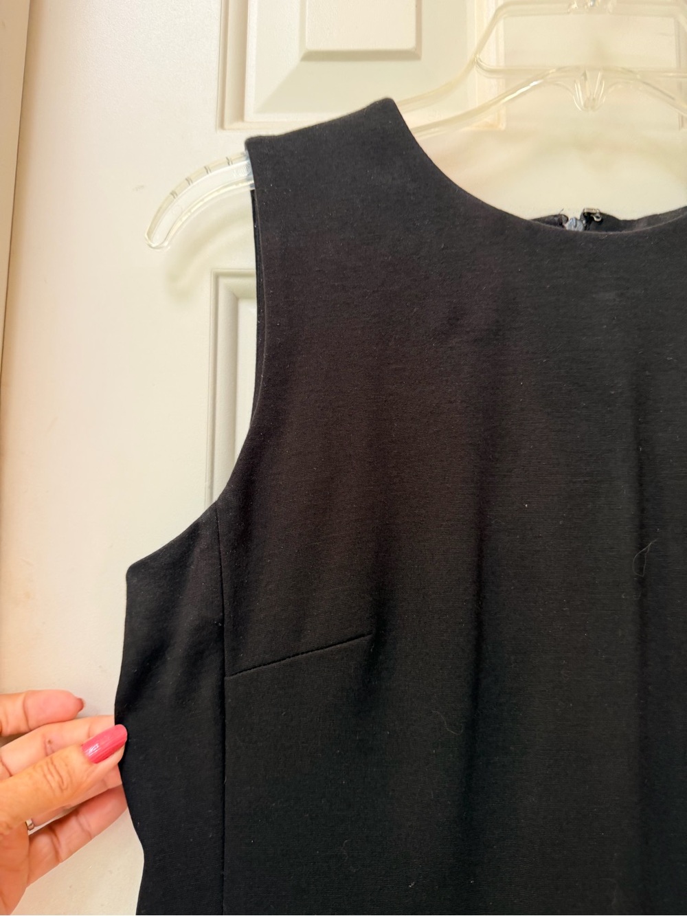 Talbots Classic Black Sleeveless Sheath Dress, Leather Trim Pockets, Sz 4 - Picture 5 of 13